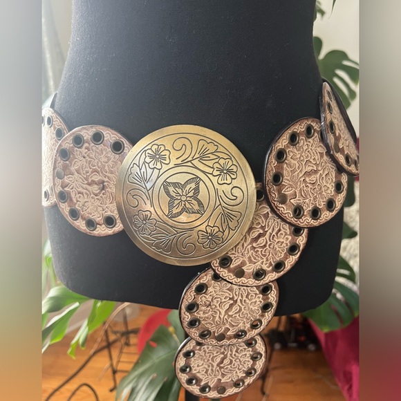 Vintage tooled Leather with brass buckle belt L-41” W-3.” main image 6